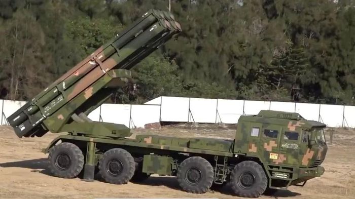 Hệ thống pháo phản lực PHL-191 của Trung Quốc trong đợt diễn tập Justice Mission 2025. Ảnh: militarywatchmagazine.com