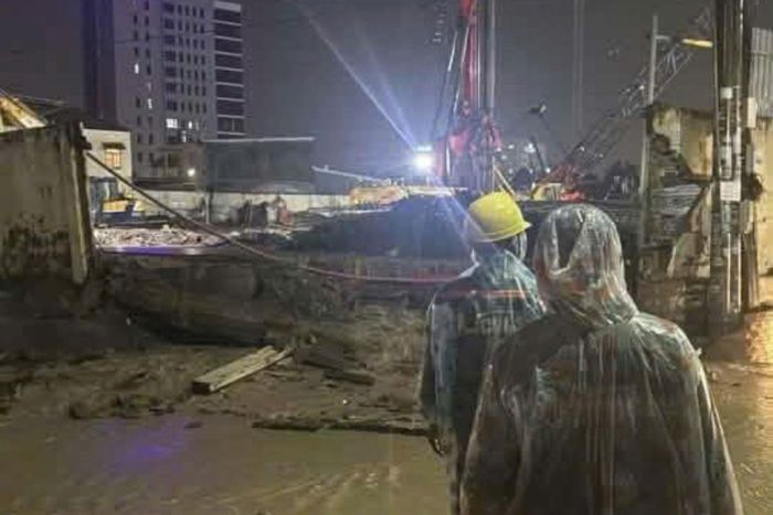 Hiện trường vụ vỡ tường bao công trình. Ảnh: A.X