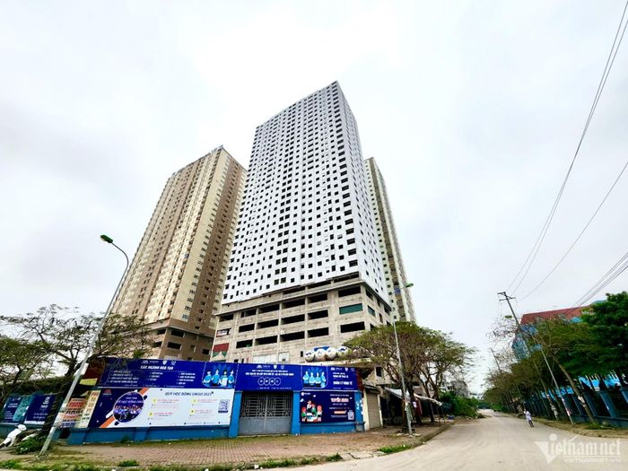 Tòa A3 của dự án dính lùm xùm về việc chậm tiến độ bàn giao, liên quan vụ thu tiền “chênh” khoảng 80 tỷ đồng của gần 300 khách hàng. Ảnh: Hồng Khanh (chụp tháng 1/2024)