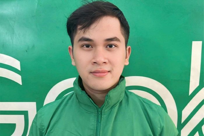 Nhờ màu áo xe công nghệ, diễn viên Lương Vĩ được người dùng mạng xã hội quan tâm nhiều hơn.