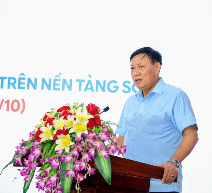 Ông Đỗ Xuân Tuyên, Thứ trưởng Bộ Y tế, Chủ tịch Hội KHHGĐ Việt Nam phát biểu tại buổi lễ. 