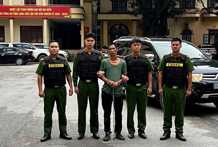 Bắt giữ thành công đối tượng truy nã đặc biệt nguy hiểm Phương Văn Kỳ. Ảnh: CALS