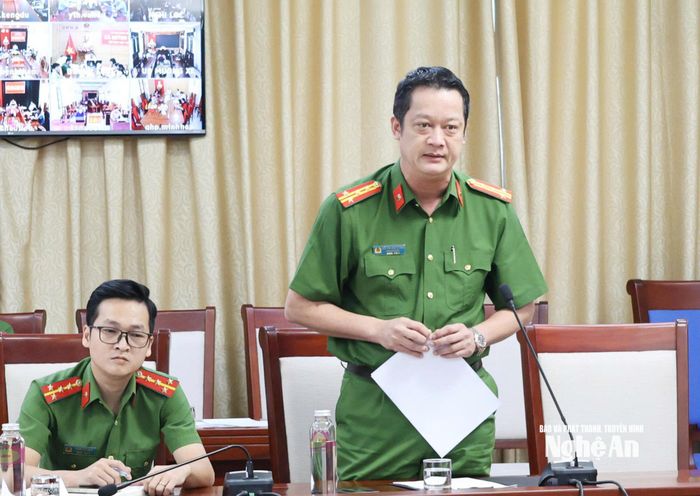 Đại tá Nguyễn Đức Cường - Phó Giám đốc Công an tỉnh Nghệ An phát biểu tại hội nghị. Ảnh: Bùi Thọ