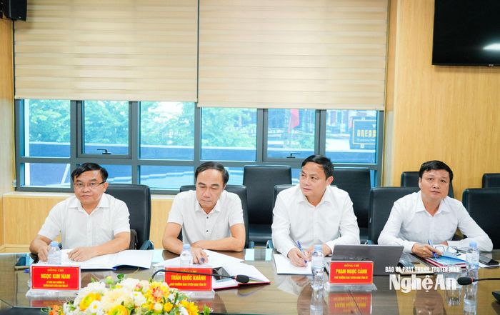 Lãnh đạo Ban Tuyên giáo Tỉnh ủy tham dự cuộc làm việc. Ảnh: TL