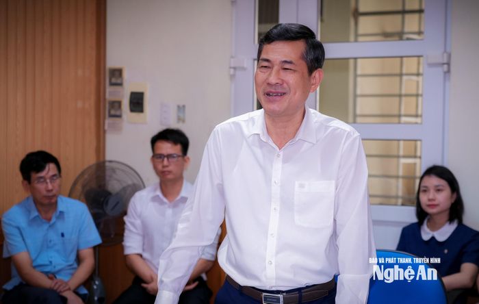 Phó Chủ tịch UBND tỉnh Thái Văn Thành đề nghị ngành Y tế rà soát các đề án đang triển khai, chủ động đôn đốc và tổ chức thực hiện bảo đảm tiến độ. Ảnh: Đình Tuyên