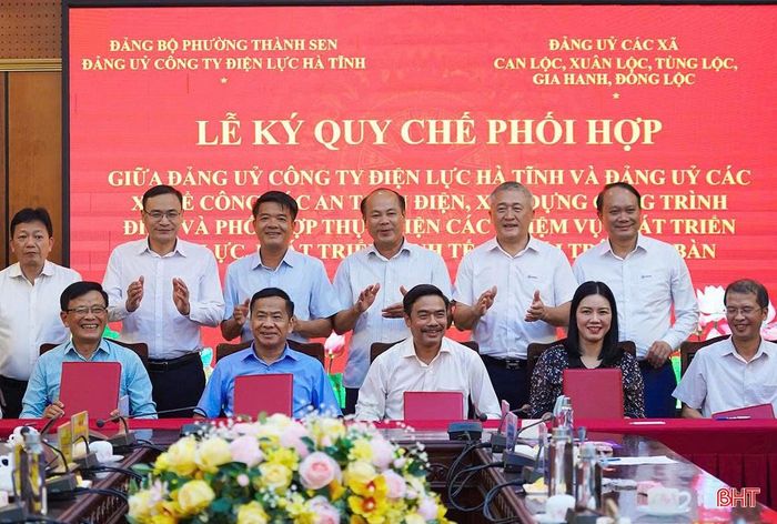 Công ty Điện lực Hà Tĩnh ký quy chế phối hợp với 5 xã địa bàn Can Lộc