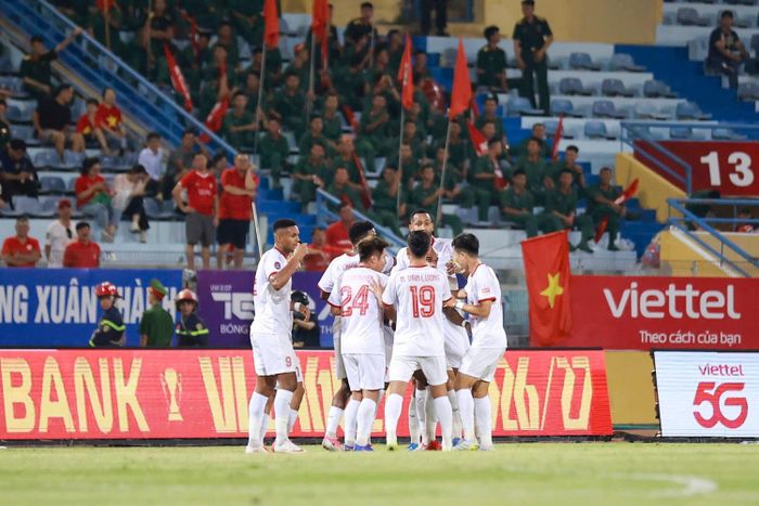 Hồng Lĩnh Hà Tĩnh ăn mừng bàn mở tỷ số. Ảnh: HLHT FC.