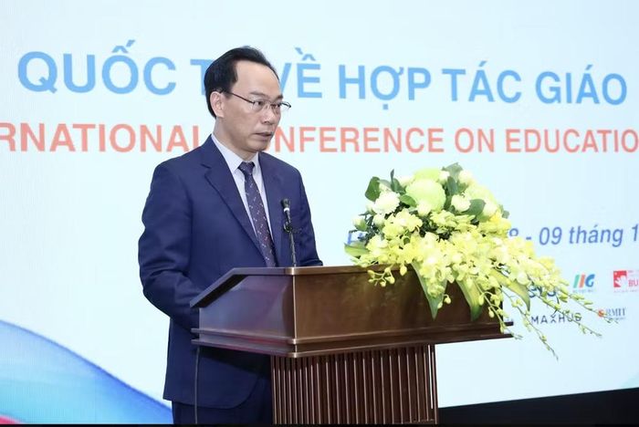 Bộ trưởng Hoàng Minh Sơn phát biểu khai mạc tại hội nghị. (Ảnh: Vietnam+)