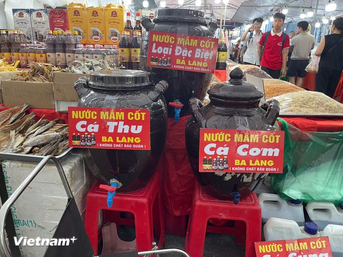  Kết nối các cơ sở sản xuất với doanh nghiệp phân phối. (Ảnh: Long Vũ/Vietnam+) 