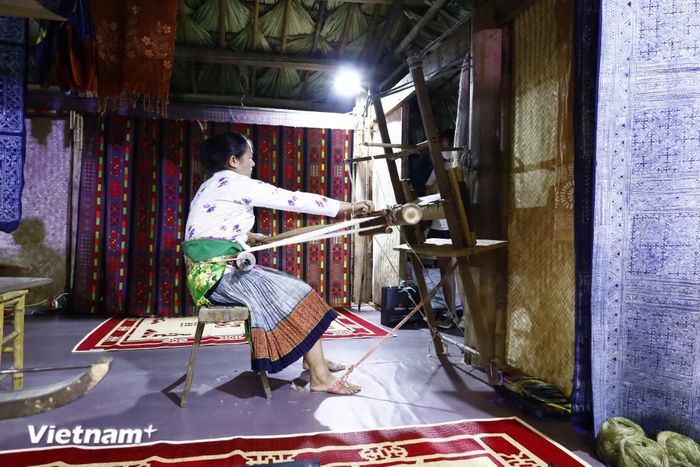  Làng nghề là một phần thân thuộc trong đời sống và văn hóa Việt Nam. (Ảnh: Long Vũ/Vietnam+) 
