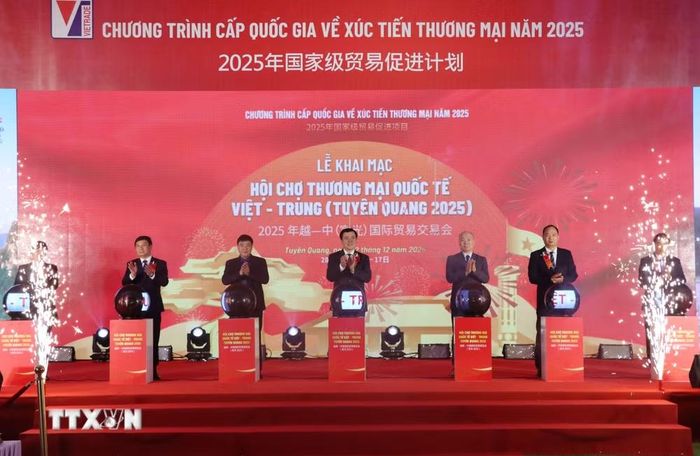 (Tư liệu) Hội chợ Thương mại Quốc tế Việt-Trung (Tuyên Quang 2025). (Ảnh: Đức Thọ/TTXVN)