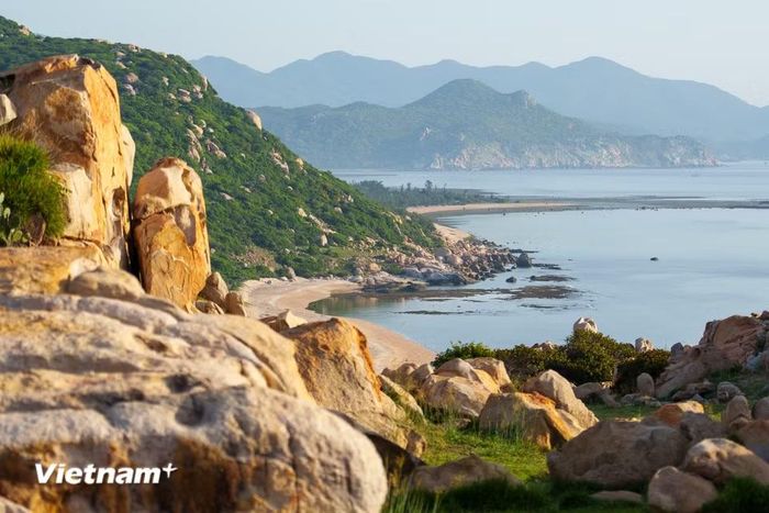 Vẻ đẹp nguyên sơ và tĩnh lặng của Công viên đá Ninh Thuận đang trở thành điểm đến lý tưởng để du khách tránh xa đô thị ồn ào, đắm mình vào cảnh sắc miền Trung. (Ảnh: Thanh Phong/Vietnam+) ​ ​ ​ ​ ​ ​ ​ ​ ​ ​ ​ ​ ​ ​ ​ ​ ​ ​ ​ ​ ​ ​ ​ ​ ​ ​ ​ ​ ​ ​ ​ ​ ​ ​ ​ ​ ​ ​ ​ ​ ​ ​ ​ ​ ​ ​ ​ ​ ​ ​ ​ ​ ​