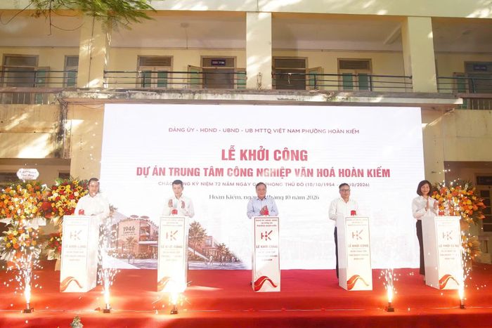Lãnh đạo TP Hà Nội thực hiện lễ khởi công trung tâm công nghiệp văn hóa.