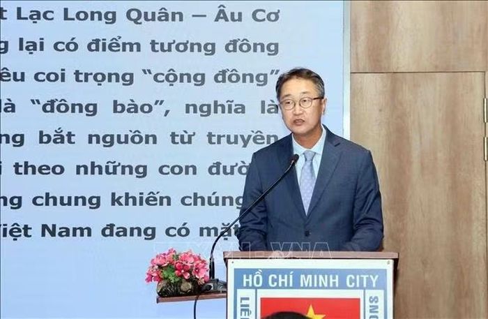 Ông Jung Jung Tae, Tổng Lãnh sự Hàn Quốc tại TP Hồ Chí Minh, phát biểu tại buổi gặp mặt kỷ niệm ngày lập quốc của Hàn Quốc.
