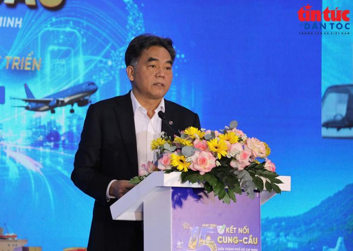 Ông Nguyễn Lộc Hà, Phó Chủ tịch UBND TP Hồ Chí Minh phát biểu tại lễ khai mạc.
