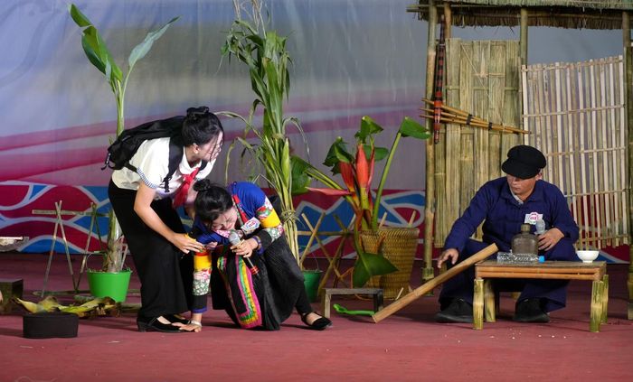 Tiểu phẩm "Chỉ vì không có con trai" của Tổ truyền thông cộng đồng xã Nam Quang.