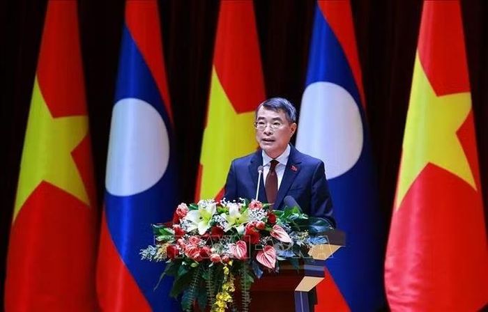 Thủ tướng Lê Minh Hưng phát biểu tại Hội nghị Xúc tiến đầu tư Việt Nam - Lào. Ảnh: Dương Giang/TTXVN