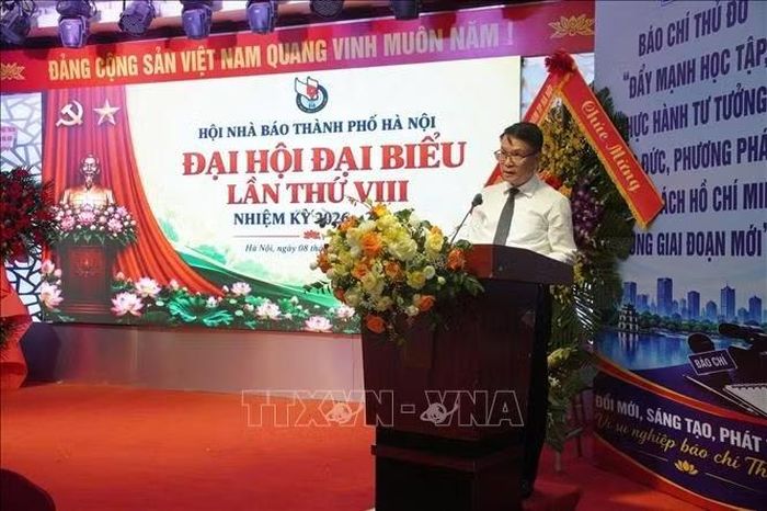 Phó Chủ tịch Thường trực Hội Nhà báo Việt Nam Nguyễn Đức Lợi phát biểu chỉ đạo tại Đại hội.