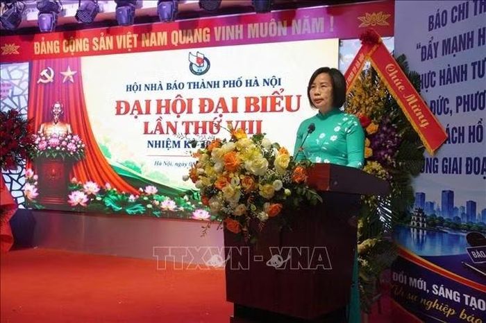 Chủ tịch Ủy ban MTTQ Việt Nam thành phố Hà Nội Bùi Huyền Mai phát biểu tại Đại hội.