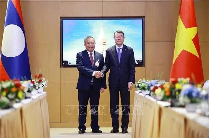 Thủ tướng Lê Minh Hưng tiếp Chủ tịch Hội Hữu nghị Lào - Việt Nam Boviengkham Vongdala. Ảnh: Dương Giang/TTXVN