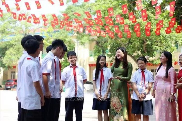 Sau sắp xếp, Trường Trung học cơ sở Quang Trung (phường Phố Hiến) tập trung thống nhất công tác quản lý, kế hoạch giáo dục và nền nếp chuyên môn đồng thời phát huy thế mạnh của đội ngũ tại các phân hiệu cũ. Ảnh: Thế Duyệt/TTXVN