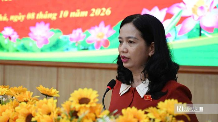 Đại biểu Điểu Huỳnh Sang, Thành ủy viên, Phó Trưởng đoàn chuyên trách Đoàn Đại biểu Quốc hội thành phố tiếp thu, đề nghị chính quyền địa phương rà soát và giải quyết các kiến nghị chính đáng của cử tri.