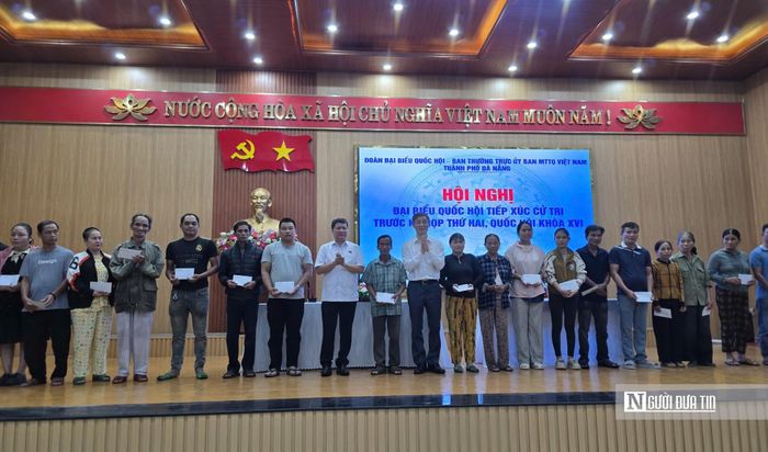 Những phần quà của đoàn ĐBQH thành phố Đà Nẵng góp phần động viên các gia đình chính sách, hộ có hoàn cảnh khó khăn tại địa phương.