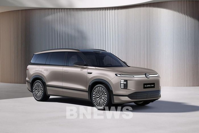 Volkswagen ID.ERA 9X đạt mức tiêu thụ nhiên liệu kết hợp 4,57 lít/100 km, giành được Kỷ lục Guinness Thế giới cho Mức tiêu thụ nhiên liệu thấp nhất đối với một chiếc SUV chạy trên đường cao tốc Thanh Hải - Tây Tạng. Ảnh: BNEWS/TTXVN phát