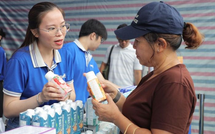 Doanh nghiệp mang đến nhiều hoạt động giới thiệu sản phẩm, trải nghiệm... cho người tiêu dùng