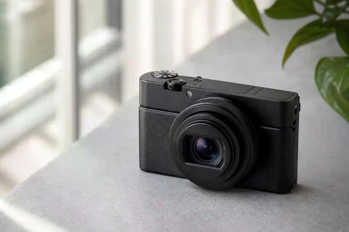 RX100 VII có thể mang lại chất lượng hình ảnh tốt trong một thân máy nhỏ gọn, đủ để dễ dàng bỏ vào túi và mang theo hàng ngày