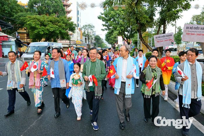 TP. Cần Thơ đã tổ chức thành công nhiều sự kiện văn hóa, thể thao, du lịch thu hút đông đảo du khách và người dân tham gia, góp phần phát triển lĩnh vực dịch vụ du lịch trên địa bàn