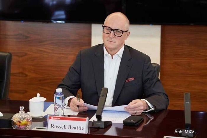 Ông Russell khẳng định vai trò ngày càng lớn của các công cụ phòng ngừa rủi ro.