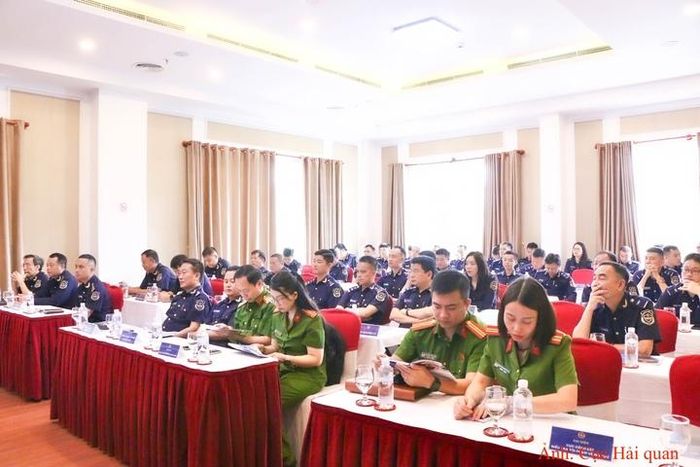 Toàn cảnh Hội nghị.