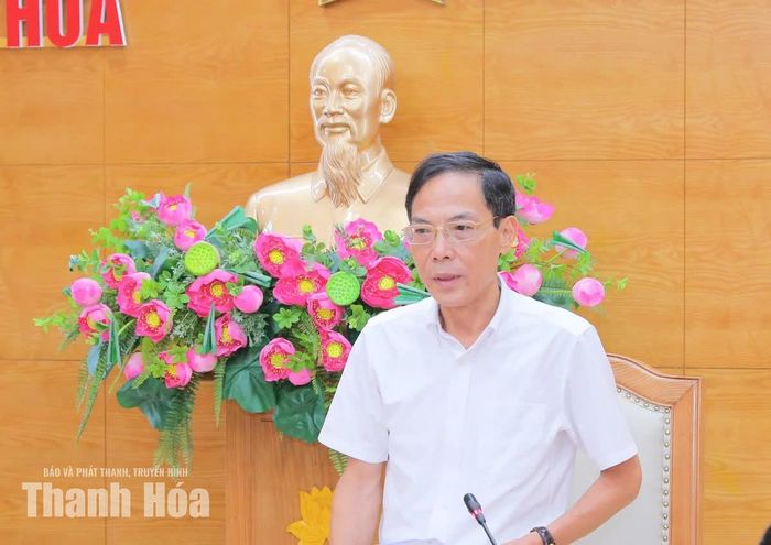 Phó Chủ tịch UBND tỉnh Đầu Thanh Tùng phát biểu kết luận hội nghị.