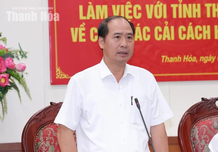 Thứ trưởng Bộ Nội vụ Nguyễn Văn Hồi phát biểu tại buổi làm việc.
