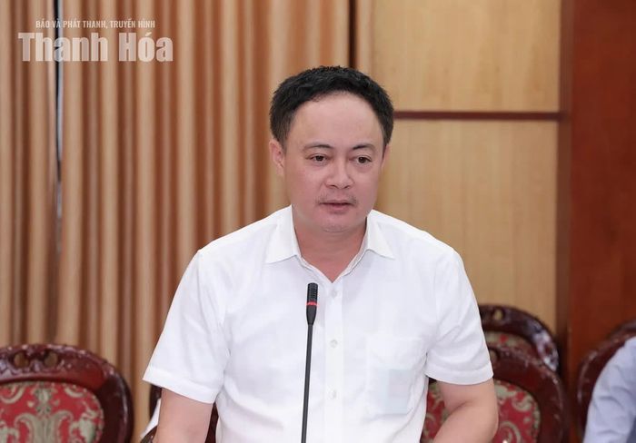 Các đại biểu tham gia phát biểu tại buổi làm việc.