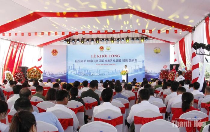 Toàn cảnh lễ khởi công.