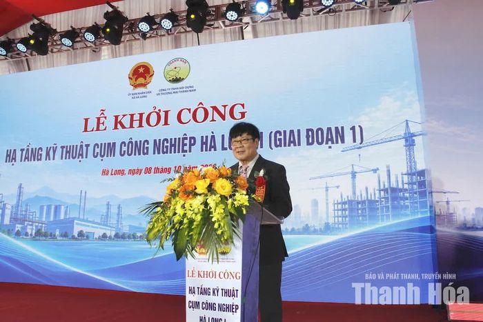 Chủ tịch HĐTV Công ty TNHH Xây dựng và Thương mại Thành Nam Phạm Quốc Trung phát biểu tại buổi lễ.
