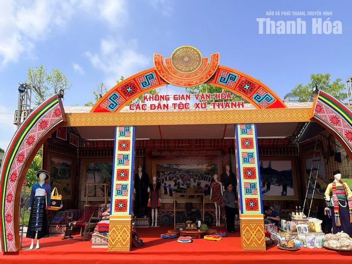 Gian hàng không gian văn hóa các dân tộc Xứ Thanh.