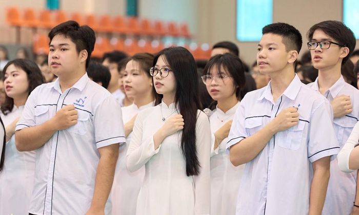  Học sinh Trường Trung học phổ thông Chuyên Bắc Ninh. 