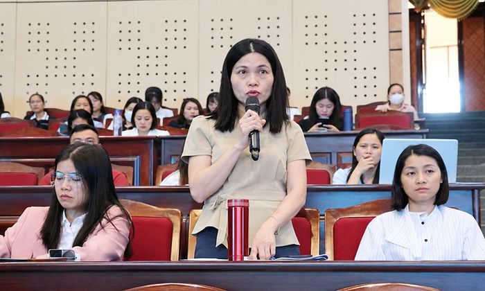  Đại diện doanh nghiệp nêu ý kiến tại buổi đối thoại. 