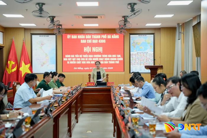 Phó Chủ tịch UBND thành phố Nguyễn Thị Anh Thi chủ trì cuộc làm việc liên quan đến tiến độ triển khai chương trình. Ảnh: T.CÔNG