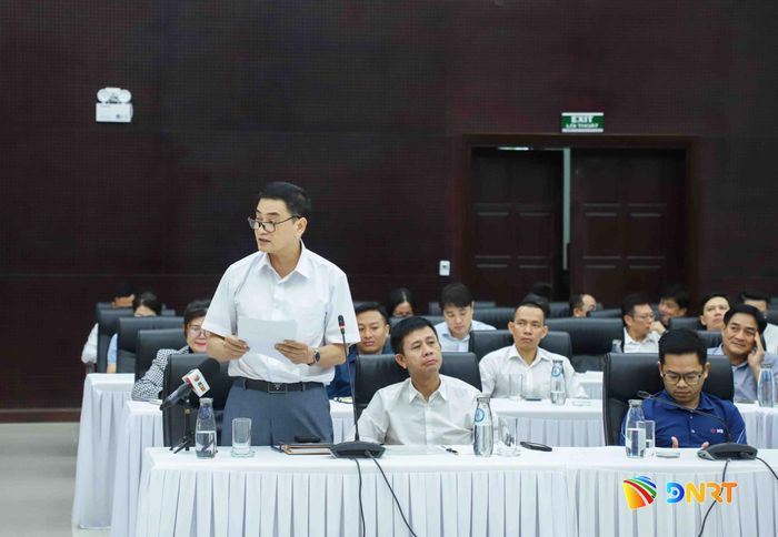 Đại diện Hiệp hội Doanh nghiệp nhỏ và vừa thành phố phát biểu ý kiến. Ảnh: NGỌC PHÚ