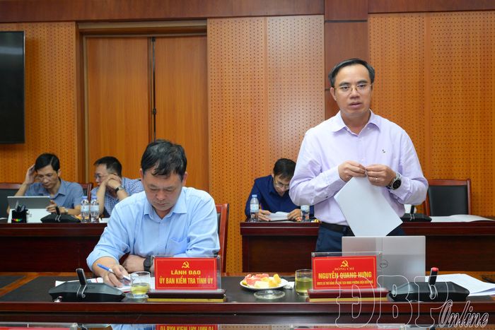 Bí thư Đảng ủy phường Điện Biên Phủ Nguyễn Quang Hưng phát biểu tại buổi làm việc.