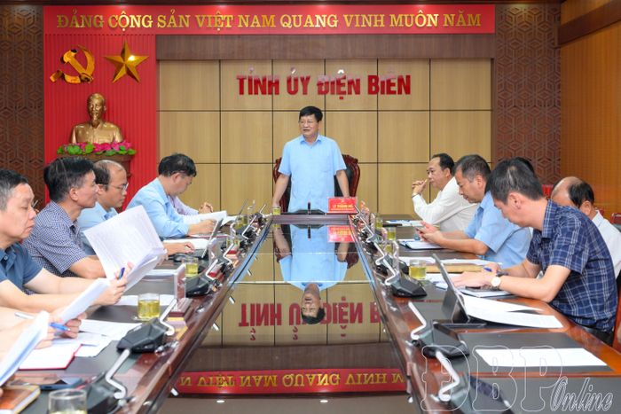 Toàn cảnh buổi làm việc.