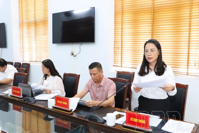 Lãnh đạo Sở Công Thương báo cáo  tiến độ tổng hợp, đề xuất bổ sung các dự án vào quy hoạch điện VIII điều chỉnh.