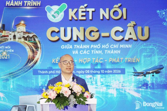 Thứ trưởng Bộ Công thương Lương Hoàng Thái phát biểu tại lễ khai mạc chương trình. Ảnh: Hải Quân