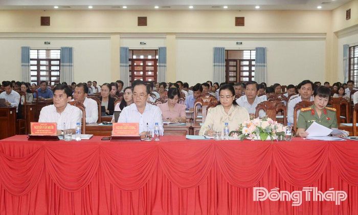 Đại biểu tham dự hội nghị.