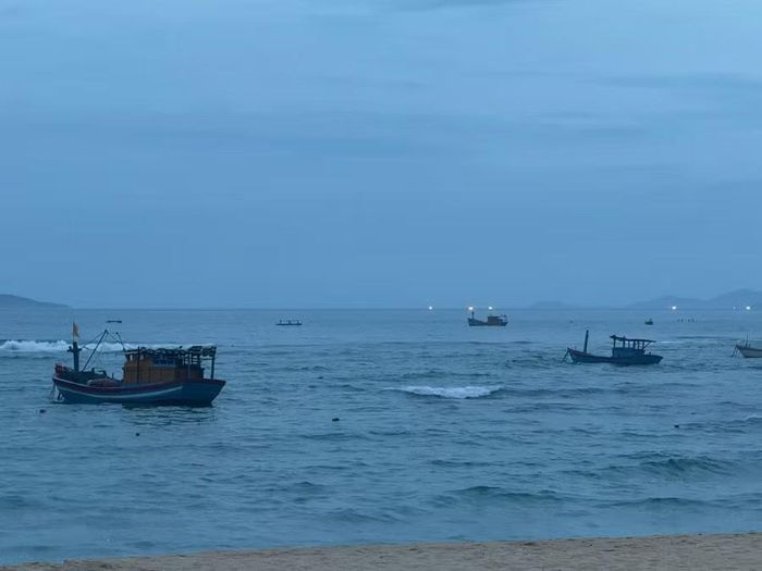  đêm 7-10 và ngày 8-10, vùng biển Gia Lai, bao gồm xã đảo Nhơn Châu, có mưa rào và giông rải rác. Ảnh: Phương Vi 