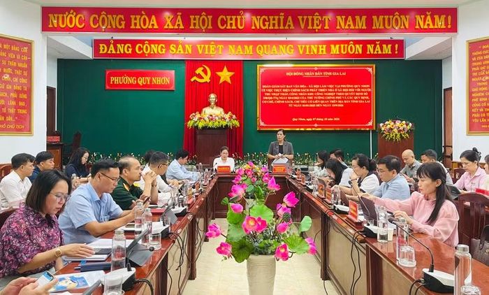  Quang cảnh buổi giám sát tại trụ sở phường Quy Nhơn. Ảnh: Hồng Thương 